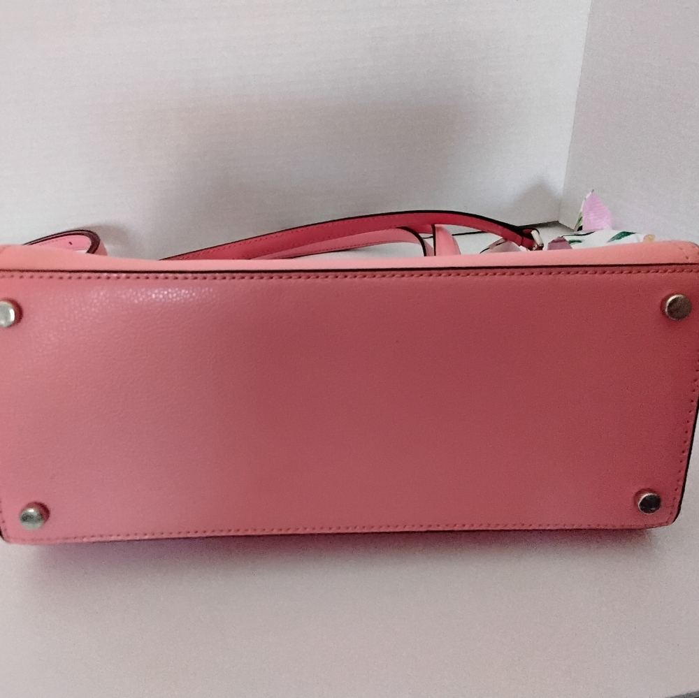 Kate Spade Satchel Showcases Soft Pink Saffino Leather Handbag NWOT - Picture 3 of 4
